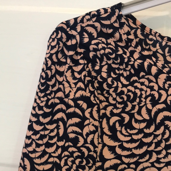 Cute pink and blue top - Picture 2 of 4